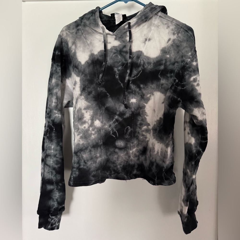 NUX Tie-Dye Black and White Women's Cropped Hoodie